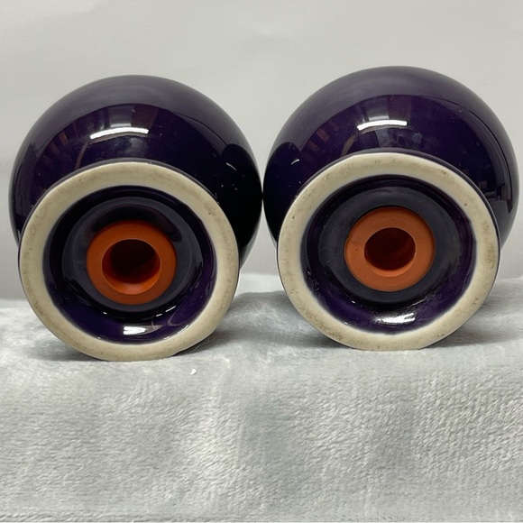 Modern Purple Ceramic Salt & Pepper Shakers Set‎ – Retro Eggplant Hue - Picture 5 of 6